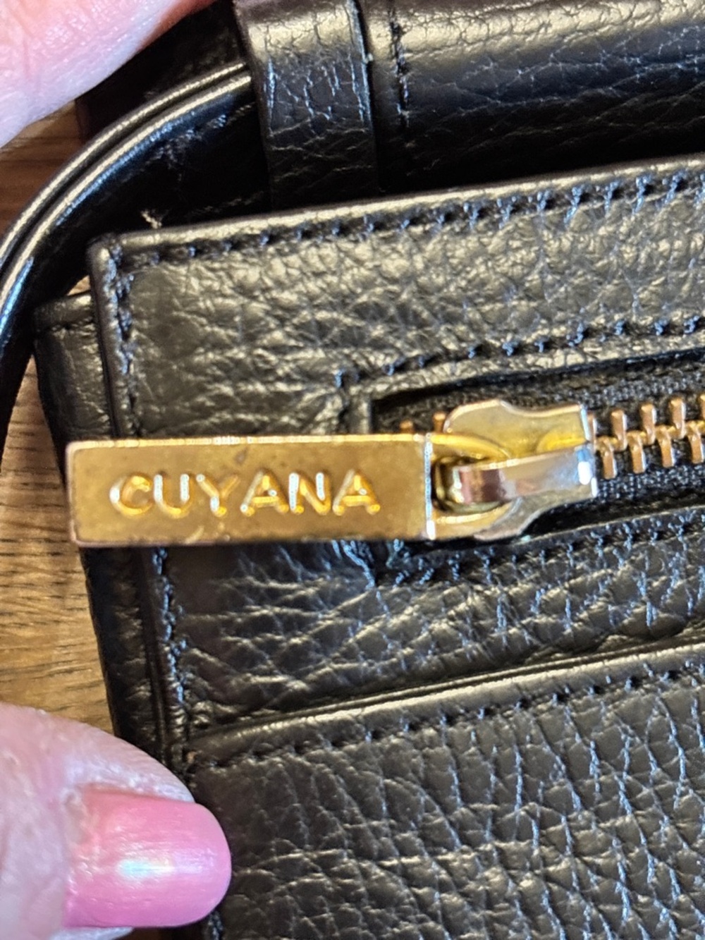 Cuyana Leather Shoulder/Crossbody Bag - Picture 4 of 10